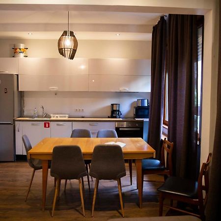 Central Sofia 3-Bedroom Apartment - Urban Art Gallery - Free Parking! Esterno foto