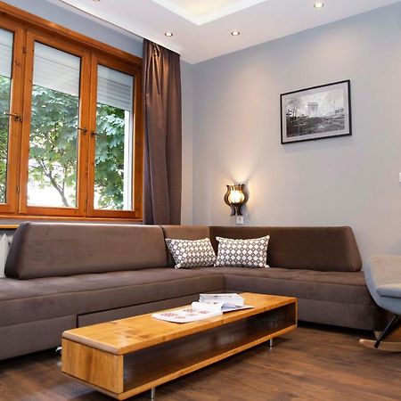 Central Sofia 3-Bedroom Apartment - Urban Art Gallery - Free Parking! Esterno foto
