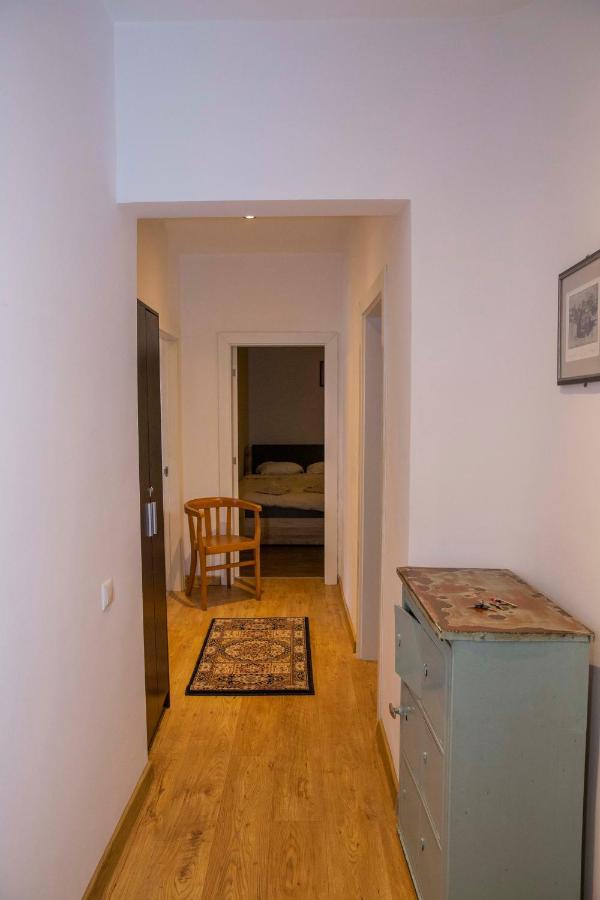 Central Sofia 3-Bedroom Apartment - Urban Art Gallery - Free Parking! Esterno foto