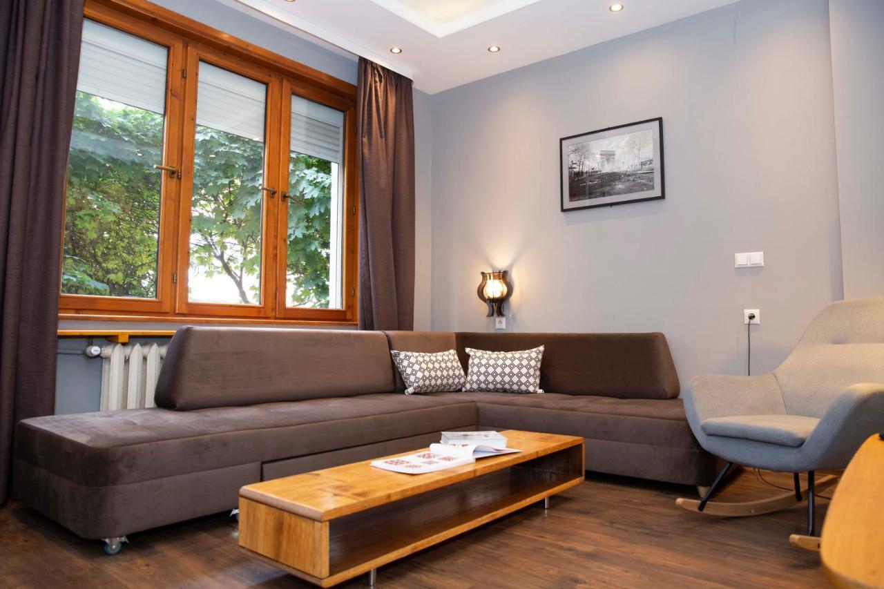 Central Sofia 3-Bedroom Apartment - Urban Art Gallery - Free Parking! Esterno foto