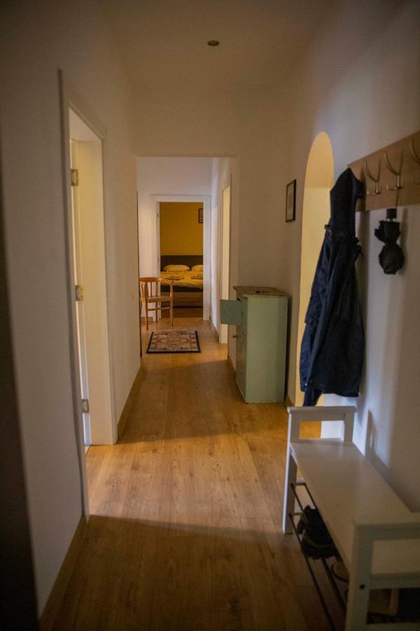 Central Sofia 3-Bedroom Apartment - Urban Art Gallery - Free Parking! Esterno foto