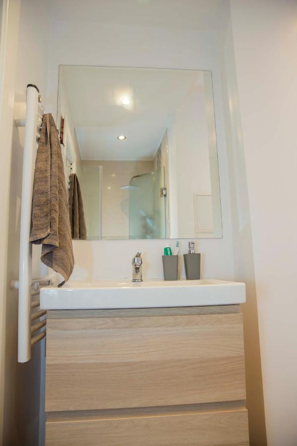 Central Sofia 3-Bedroom Apartment - Urban Art Gallery - Free Parking! Esterno foto