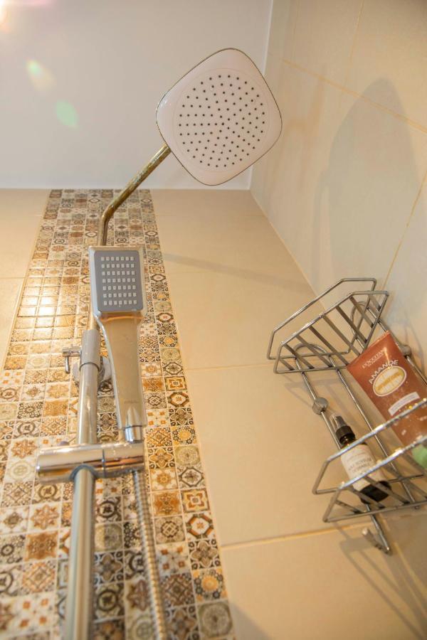 Central Sofia 3-Bedroom Apartment - Urban Art Gallery - Free Parking! Esterno foto