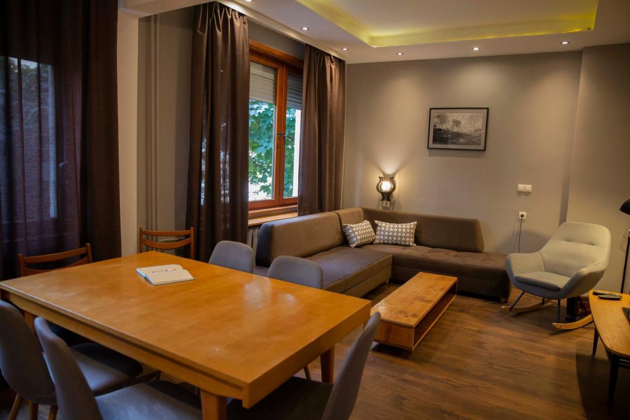Central Sofia 3-Bedroom Apartment - Urban Art Gallery - Free Parking! Esterno foto