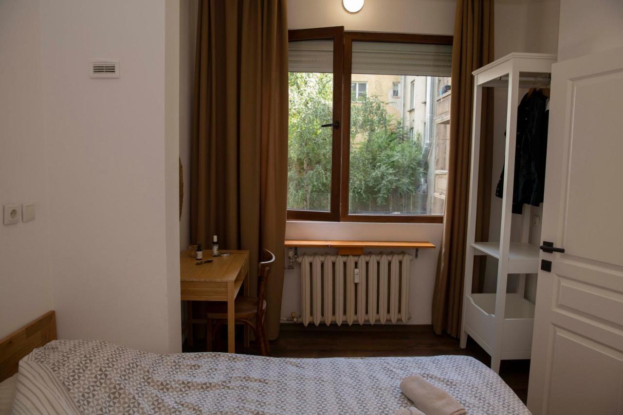 Central Sofia 3-Bedroom Apartment - Urban Art Gallery - Free Parking! Esterno foto