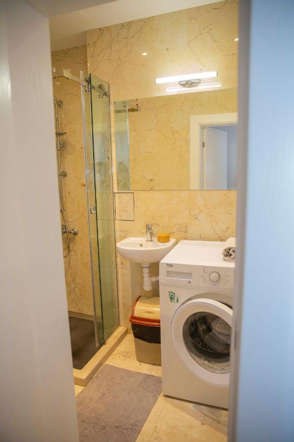Central Sofia 3-Bedroom Apartment - Urban Art Gallery - Free Parking! Esterno foto