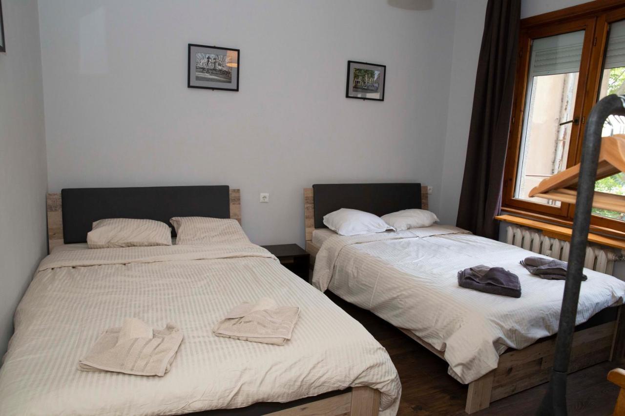 Central Sofia 3-Bedroom Apartment - Urban Art Gallery - Free Parking! Esterno foto