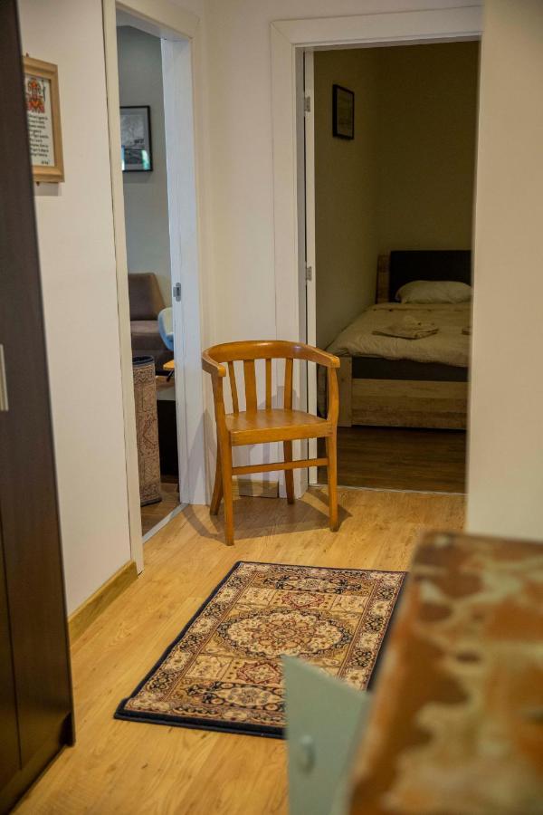 Central Sofia 3-Bedroom Apartment - Urban Art Gallery - Free Parking! Esterno foto